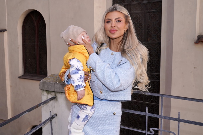 FOTO: Lela Ceterová se synem. – stránka 46