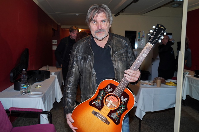 FOTO: Zpěvák Roman Horký měl infarkt. – stránka 6