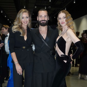 Na večírky chodí Michal například ve společnosti modelky Pavlíny Němcové (vpravo).