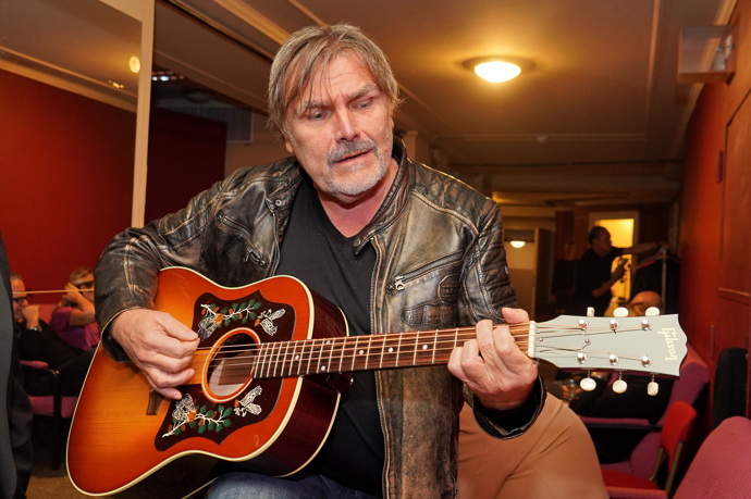 FOTO: Zpěvák Roman Horký skončil v nemocnici. – stránka 5