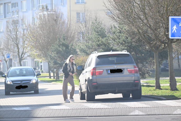 FOTO: Lela měla během čtvrta pochůzky. – stránka 1