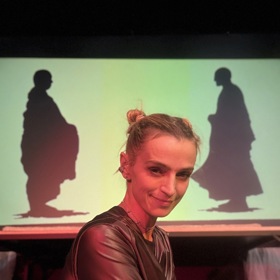 Herečka Ivana Jirešová se proměnila v divadelní kočku v nové one woman show Dalajlámova kočka. 