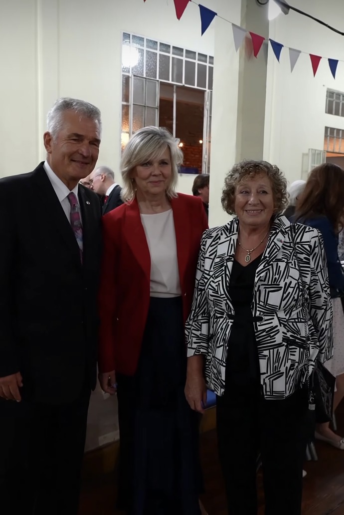 FOTO: Eva Pavlová do českého domu v Buenos Aires oblékla barvy české vlajky.