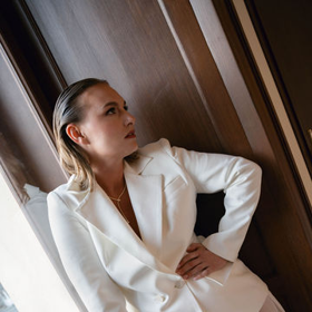 Tak i v podobě kalhotových kostýmků.