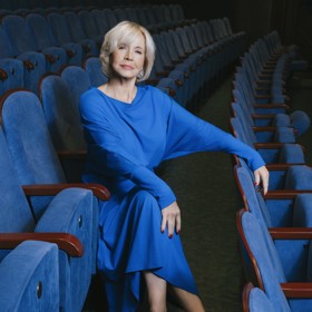 Teď si zahrála na modelku v nových šatech od návrhářky Martiny Pipkové Loudové. 