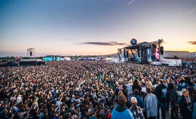 VELO stage na Majálesu 2026: Nezapomenutelná show, největší rapové hvězdy a zóna plná zážitků 