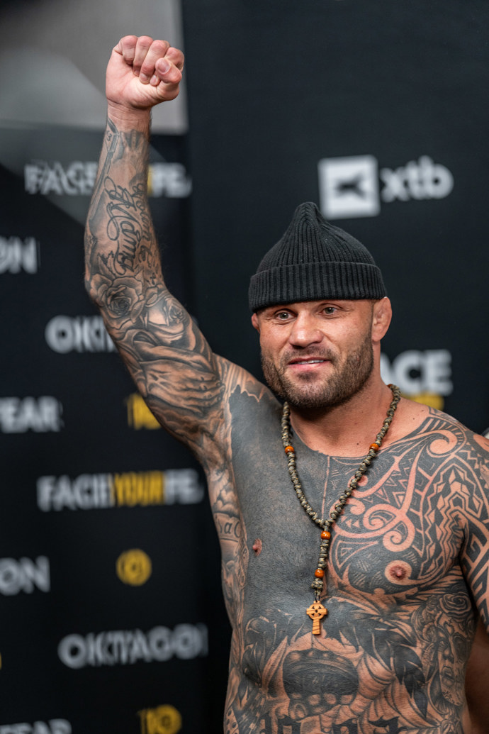 FOTO: V kleci ho čeká nekompromisní bitva s německým ranařem Christianem Jungwirthem. – stránka 8
