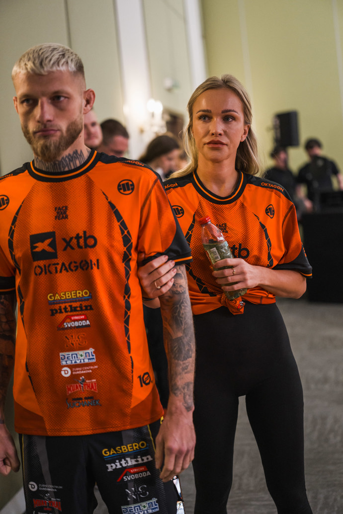 FOTO: Radek Roušal a Nela Slováková na vážení. – stránka 12