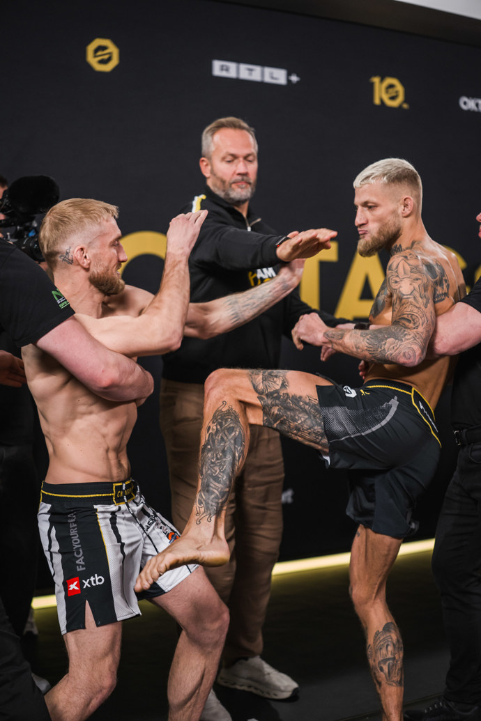 FOTO: Radek Roušal byl během staredownu velmi drsný. – stránka 10