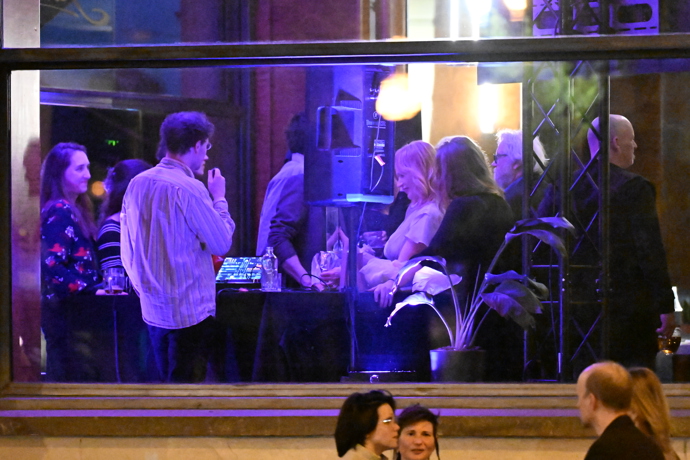 FOTO: Aňa Geislerová řádila na parketu. – stránka 151