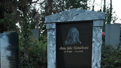 FOTO: Hrobeček Aničky Slováčkové na Vinohradském hřbitově.