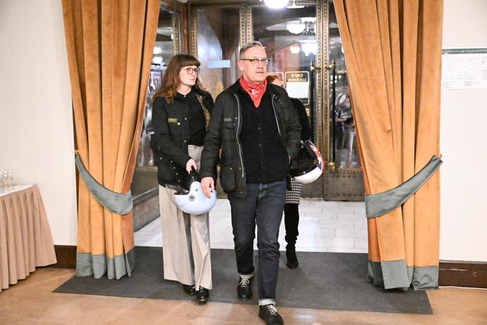 FOTO: David Matásek dorazil na motorce. – stránka 17