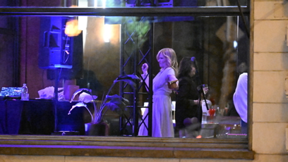 FOTO: Aňa Geislerová ve středu parketu.