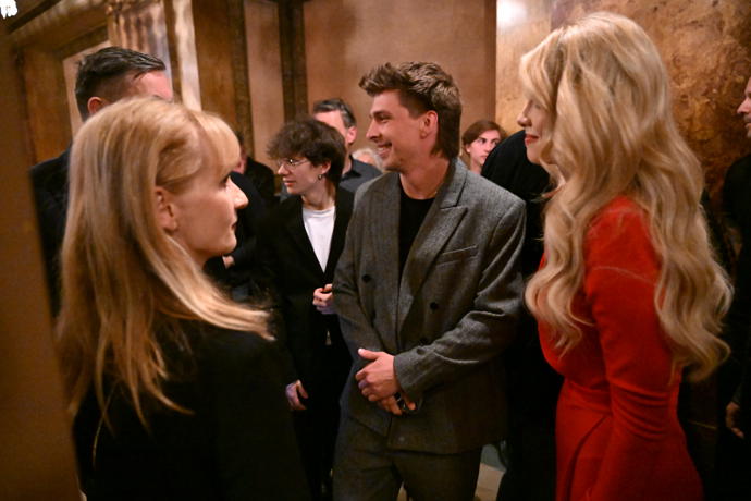 FOTO: Justýna Zedníková a Ment tvořili na premiéře v Lucerně nepřehlédnutelný pár. – stránka 16