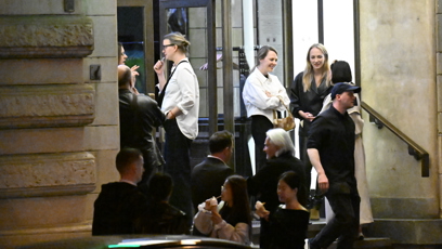 FOTO: Hosté se chodili vyvětrat ven.