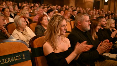 FOTO: Lenny sledovala film z hlediště a tleskala Marpovi.