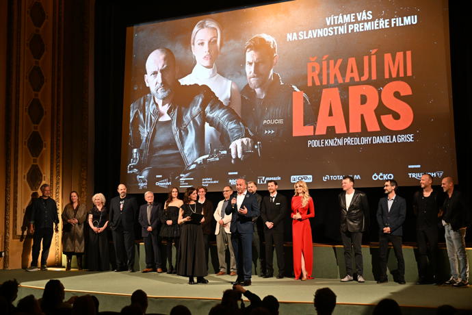 FOTO: Film slavil u diváků úspěch. – stránka 14