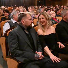 Marpo a Lenny si v hledišti Lucerny vyměňovali zamilované pohledy.