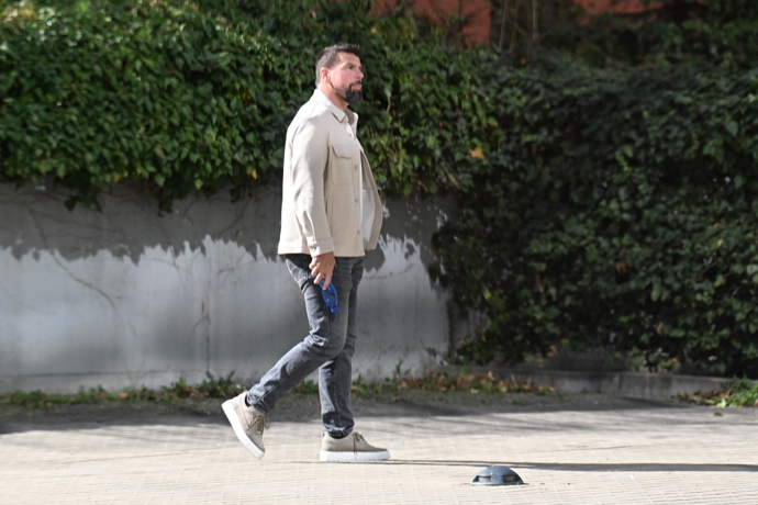 FOTO: Milan Baroš u soudu. – stránka 59
