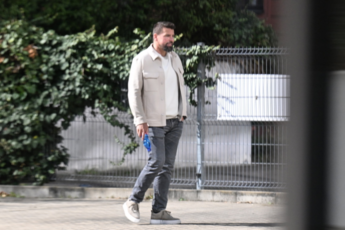 FOTO: Milan Baroš u soudu. – stránka 58