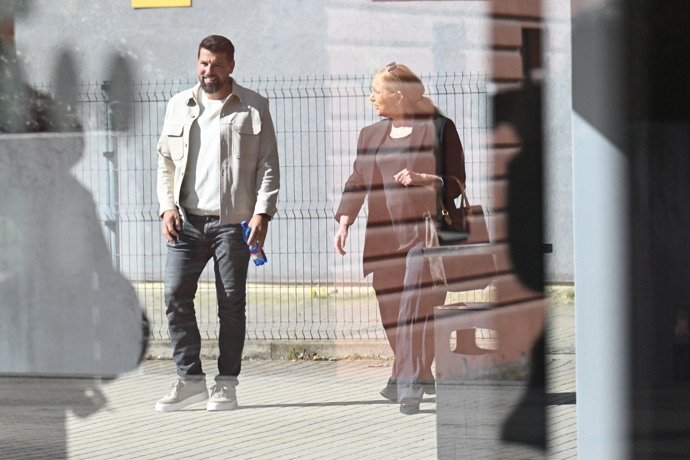 FOTO: Milan Baroš u soudu. – stránka 54