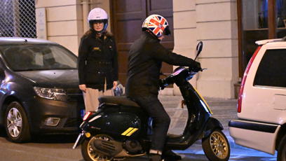 FOTO: David Matásek s manželkou odjíždějí z premiéry filmu Říkají mi Lars.