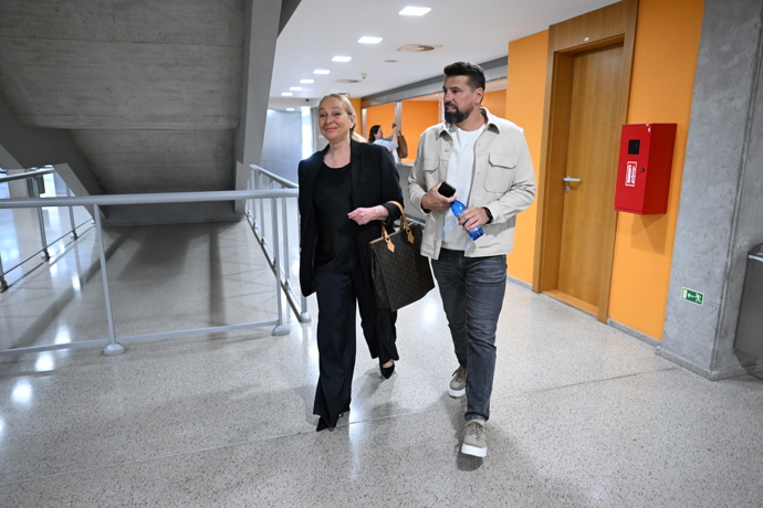 FOTO: Milan Baroš u soudu. – stránka 45