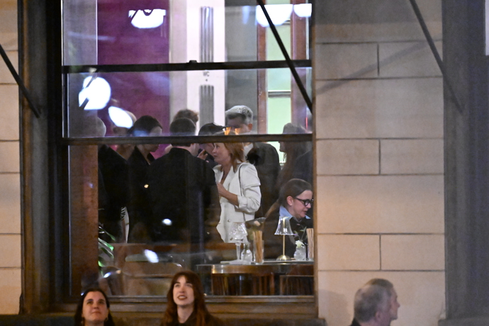 FOTO: Jitka Schneiderová na oslavě Ani Geislerové. – stránka 135