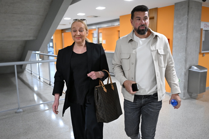 FOTO: Milan Baroš u soudu. – stránka 44