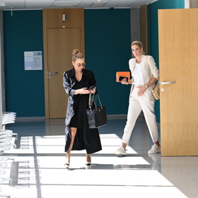 Tereza Barošová opouštěla soudní budovu viditelně skleslá a zklamaná.