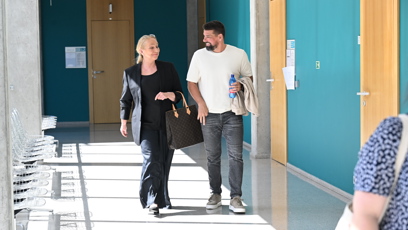 FOTO: Vysmátý Milan Baroš opouští soudní síň v dobrém rozmaru.