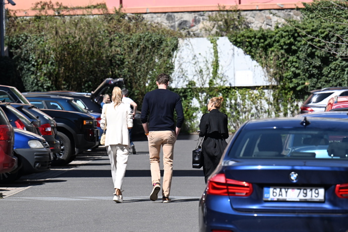 FOTO: Filip Neusser svou partnerku v těžkých životních chvílích neopustil. – stránka 6