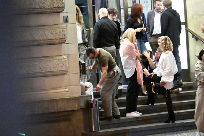 FOTO: Ondřej Vetchý nemohl na oslavě narozenin Ani Geislerové chybět. – stránka 25