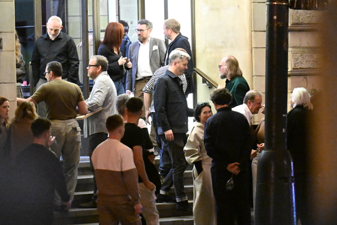 FOTO: Ondřej Vetchý nemohl na oslavě narozenin Ani Geislerové chybět. – stránka 23