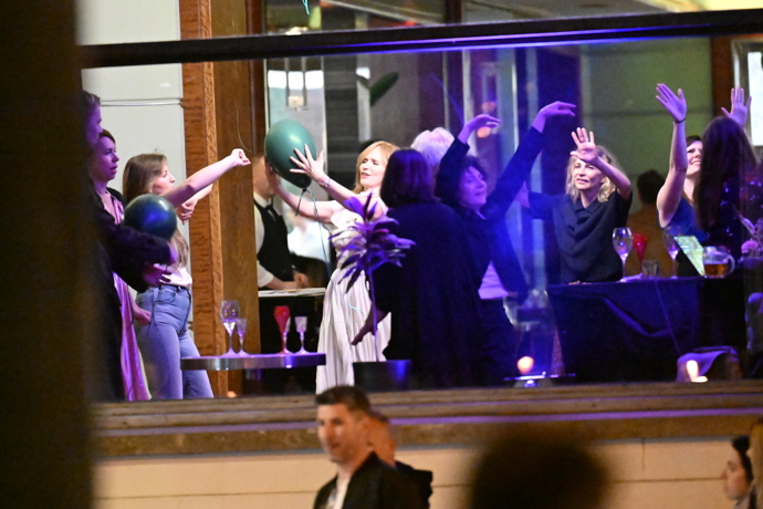 FOTO: Aňa Geislerová tančila s balonkem. – stránka 98