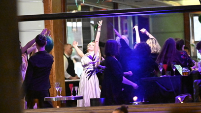 FOTO: Aňa Geislerová uprostřed parketu.