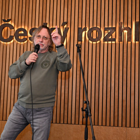 Dalibor Janda zazpíval.