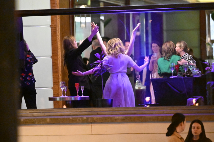 FOTO: Aňa Geislerová se dobře bavila. – stránka 88