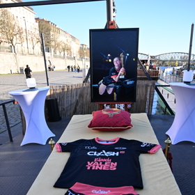 Veřejné pietní místo vzniklo na palubě ukotveného parníku.