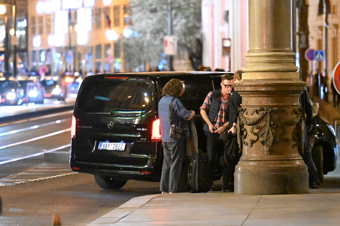 FOTO: Jiří Macháček dorazil inkognito. – stránka 37