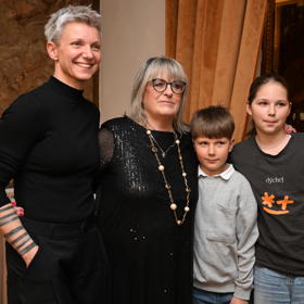 Manželka Davida Stypky, Kateřina, maminka Marie a děti. 