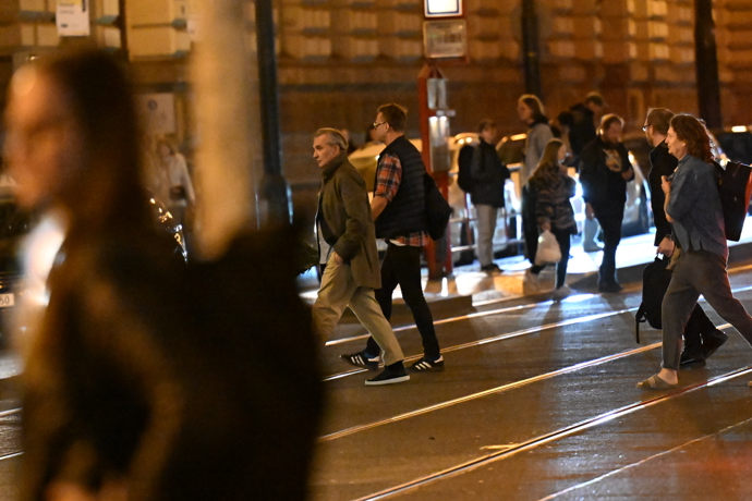 FOTO: Jiří Macháček přišel na party později. – stránka 85