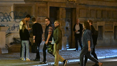 FOTO: Jiří Macháček míří na oslavu Ani Geislerové.