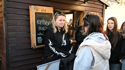 FOTO: Lidé se přišli naposledy rozloučit s milovanou Mínou.