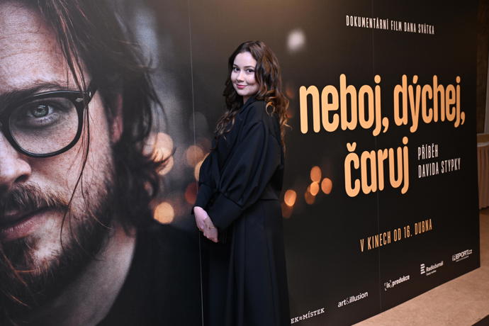 FOTO: Sabina Rojková si nenechala ujít nový dokument. – stránka 22