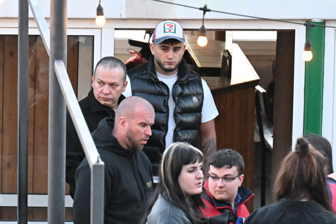 FOTO: Samir sotva udržel slzy. – stránka 33