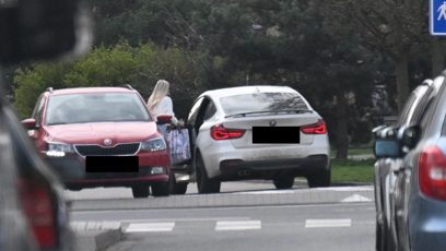 FOTO: Lela Ceterová odvezla děti do školky.