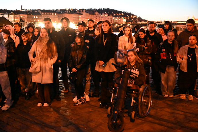 FOTO: Míny nejbližší přátelé sledovali vše na Náplavce. – stránka 1