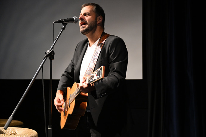 FOTO: Xindl X na křtu zazpíval. – stránka 1