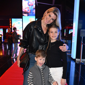 Iveta Lutovská dorazila s dcerou Anetou a synem Matějem.